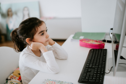 Com a visão de Sérgio Bento De Araújo, o ensino a distância e inclusão mostram como a tecnologia amplia o acesso à educação em diferentes realidades.