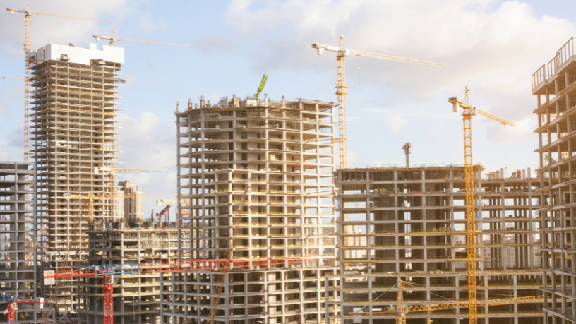 No debate entre blocos de concreto ou tijolos cerâmicos, Valderci Malagosini Machado apresenta os critérios essenciais para definir a opção ideal em construções residenciais.